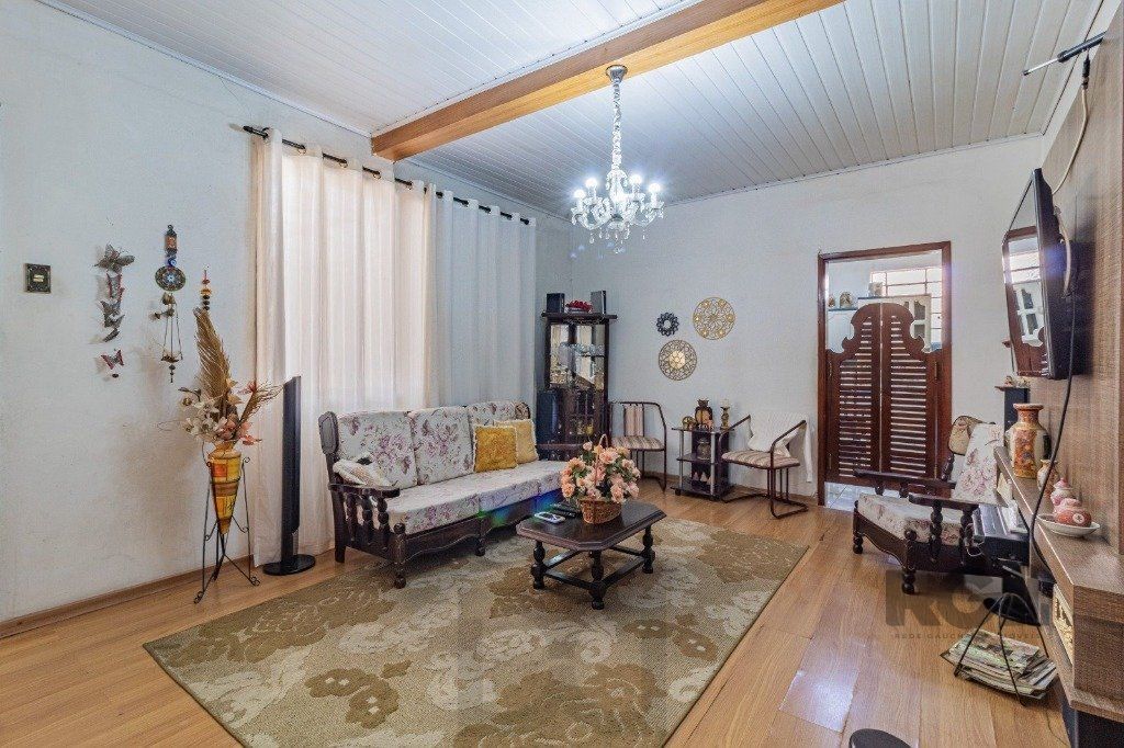 Casa de 3 dormitórios no bairro Santa Maria Goretti — foto 2