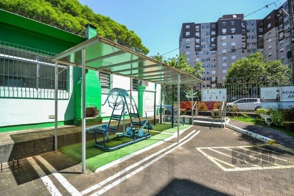 Apartamento de 2 dormitórios no bairro Cristal — foto 23