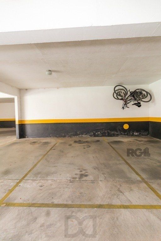Apartamento 95m² - semi mobiliado, 3 dormitórios, 1 suíte e 2 vagas no bairro Passo da Areia — foto 17