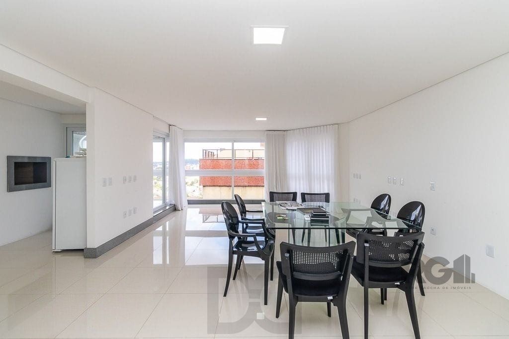 Excelente cobertura de 238m² com 3 dormitórios e 2 vagas. — foto 2