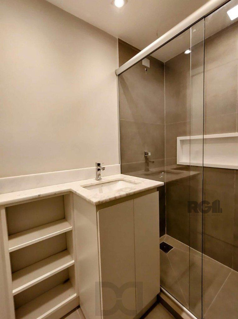 Apartamento semi mobiliado, 67m², 2 dormitórios, 1 vaga no bairro Petrópolis — foto 20