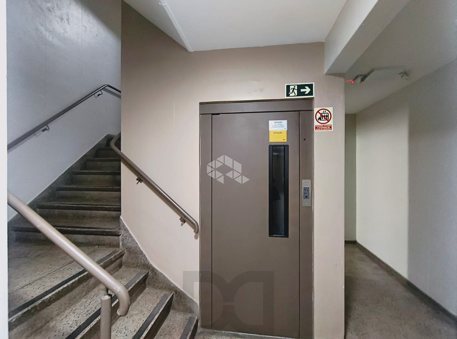 Apartamento 1 Dormitório, 1 vaga de garagem coberta, Bairro Passo Da Areia, Porto Alegre/RS — foto 14