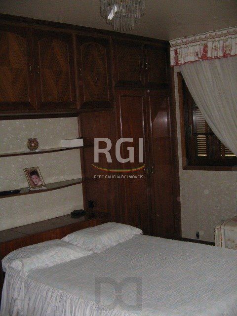 Casa para Venda - 260m², 3 dormitórios, sendo 1 suites, 7 vagas - Nonoai — foto 33