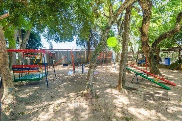 Apartamento com 2 dormitórios reversível para 3, e condomínio com portaria 24h, salão de festas, quadra e playground. Próximo à Orla e BarraShopping. — foto 21