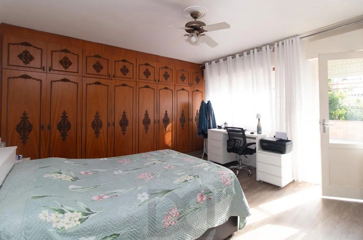 Casa com 4 dormitórios e energia solar no bairro Nonoai. — foto 14