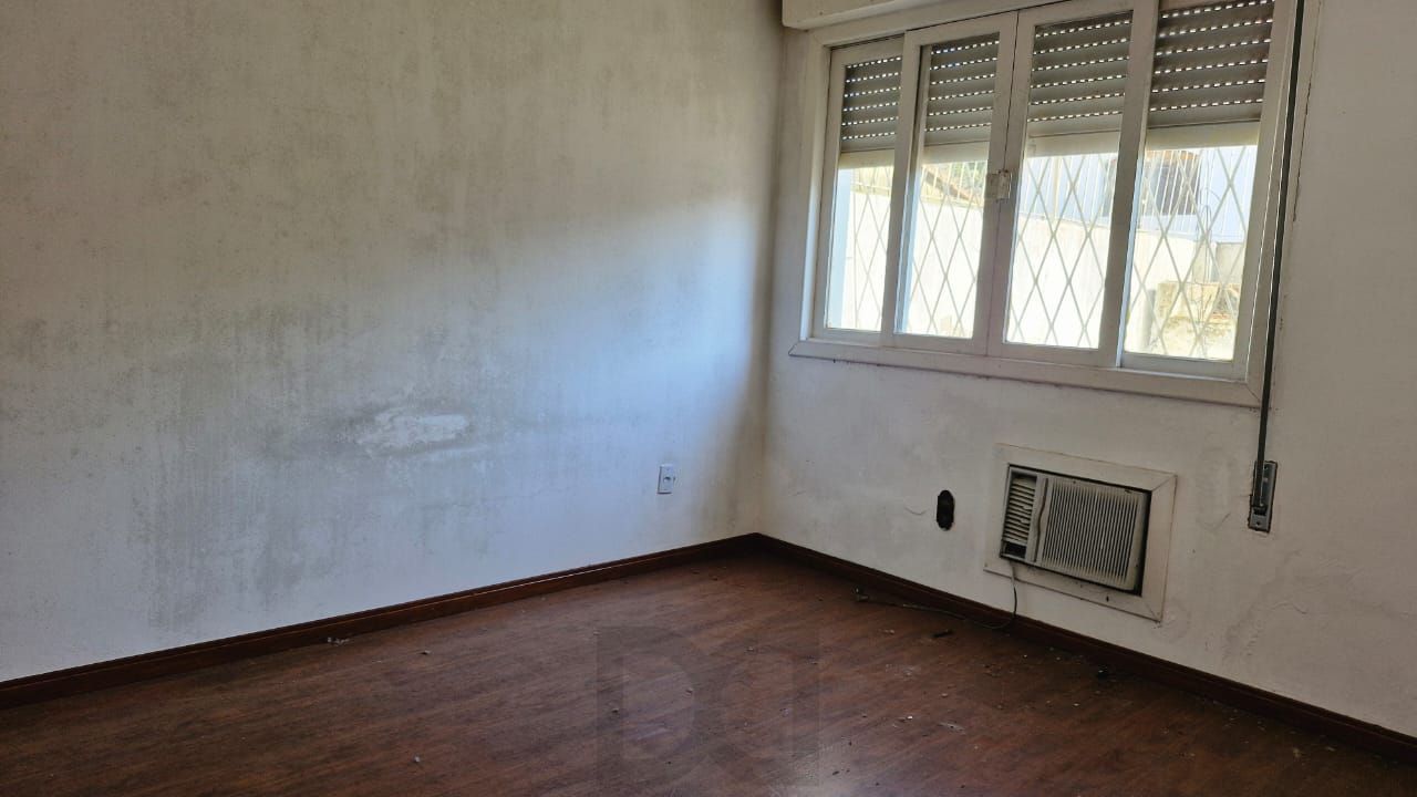Apartamento com 2 dormitórios e garden na Rua Ijuí, pronto para reformar — foto 8