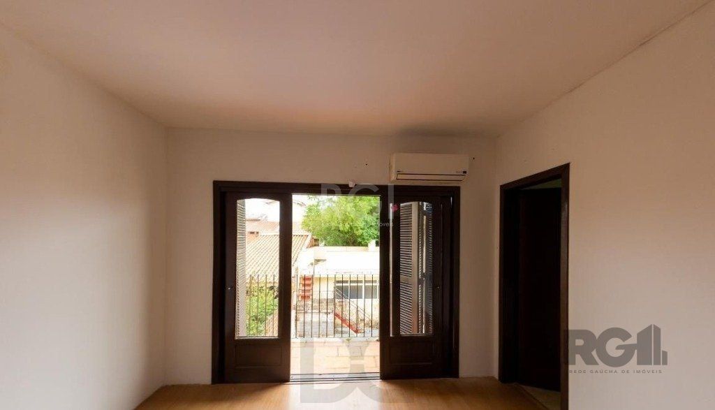 Casa para Venda - 450m², 4 dormitórios, sendo 3 suites, 5 vagas - Nonoai — foto 10