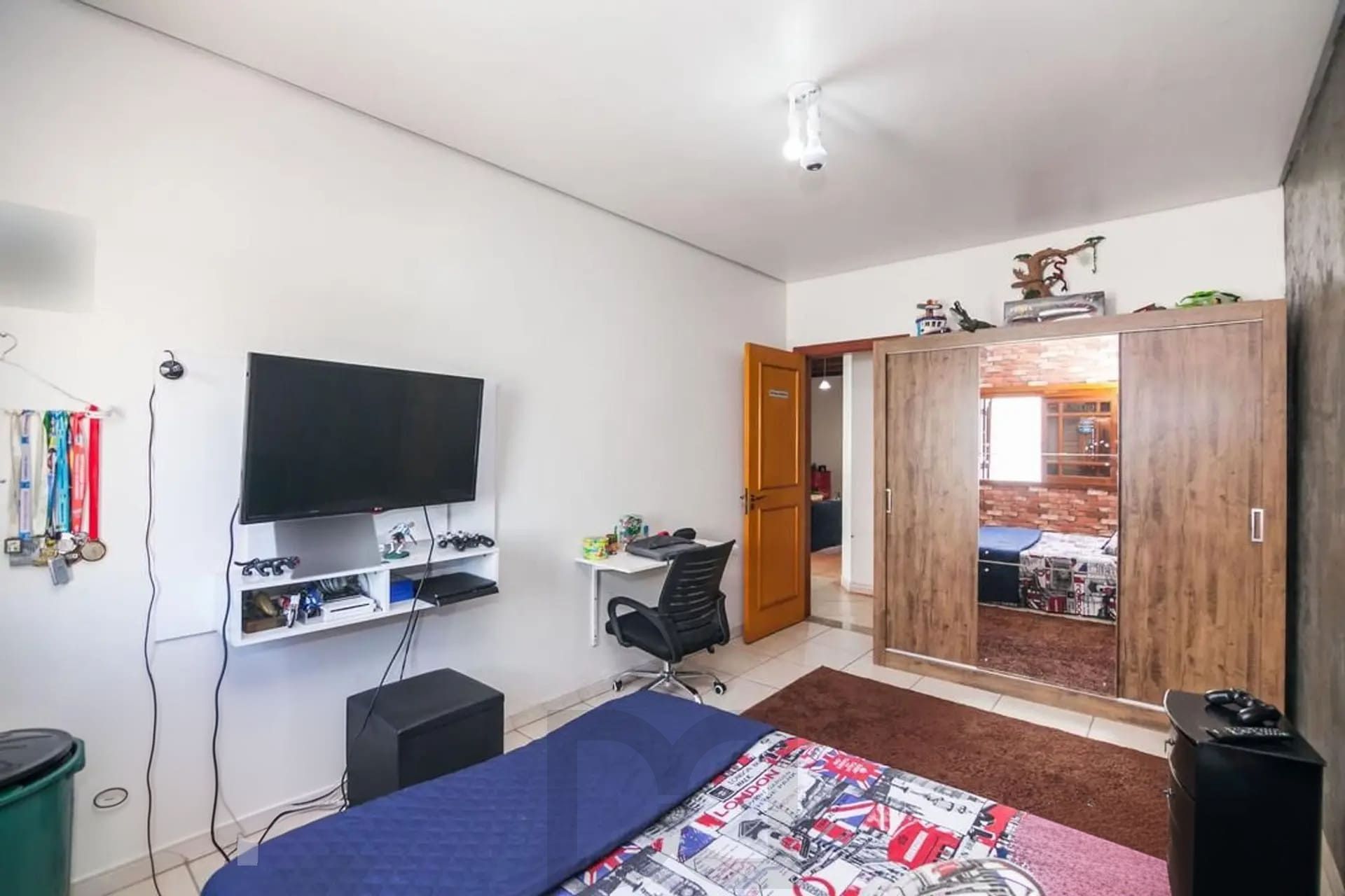 Casa de 4 dormitórios à venda no Bairro Rubem Berta, Porto Alegre. — foto 24