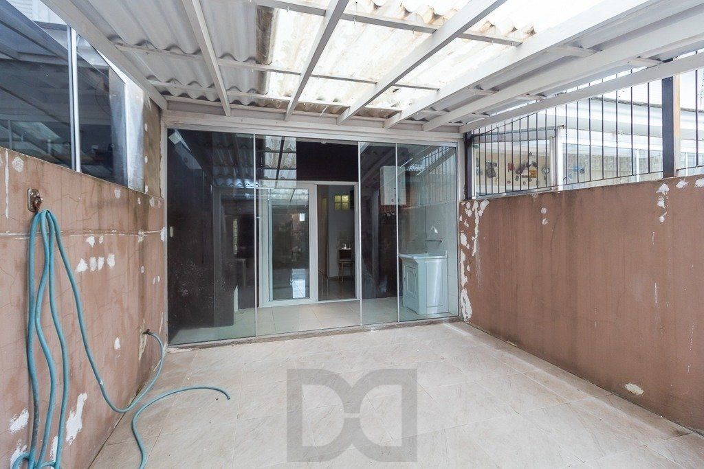 Casa de 2 dormitórios no Bairro Guarujá - Porto Alegre — foto 17