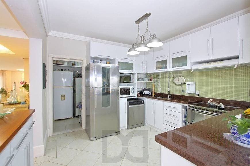 EXCELENTE CASA COM 4 DORMITÓRIOS, 6 VAGAS DE GARAGEM E VISTA PANORÂMICA. — foto 19