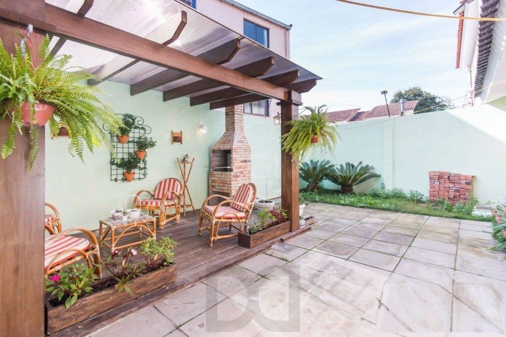 Casa para Venda - 258m², 3 dormitórios, sendo 1 suites, 4 vagas - Teresópolis — foto 7