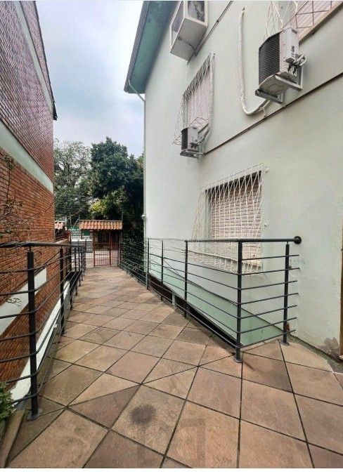 Apartamento de 1 dormitório, com 40 m², no bairro Teresópolis. — foto 18