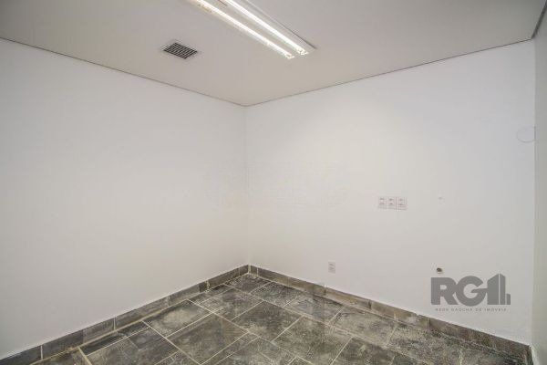 Sala comercial de 44,10m², semi mobiliada, no bairro Independência — foto 8