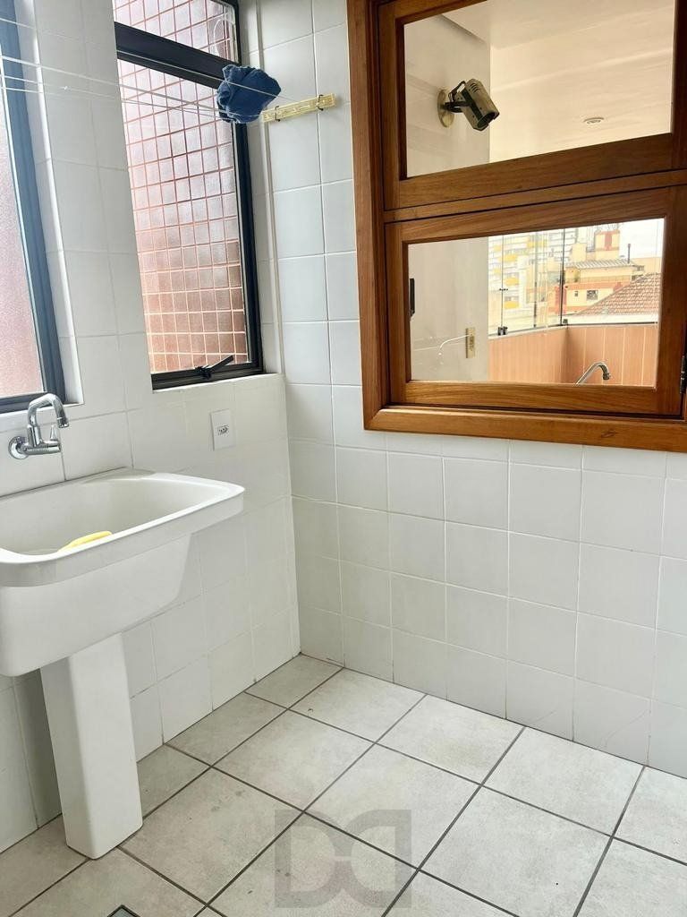 Apartamento de 4 dormitórios e 184m² à venda em Menino Deus, Porto Alegre. — foto 14