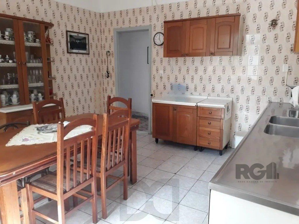Casa com 5 dormitórios no bairro Passo das Pedras - Porto Alegre — foto 17
