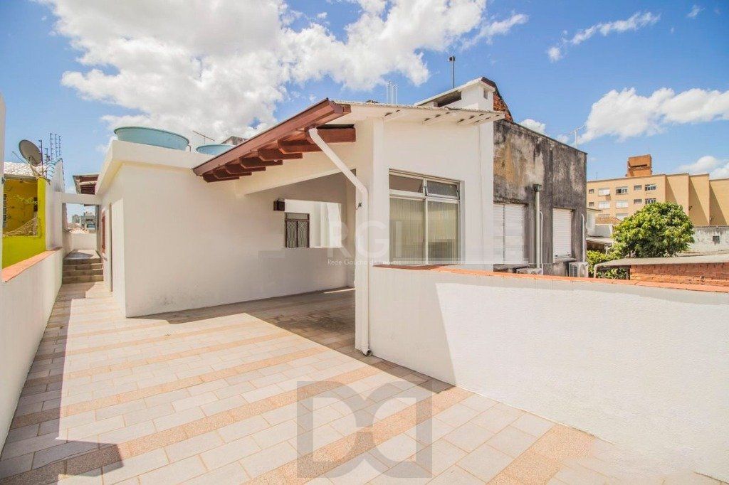 Casa para Venda - 440m², 3 dormitórios, sendo 2 suites, 2 vagas - Cidade Baixa — foto 2