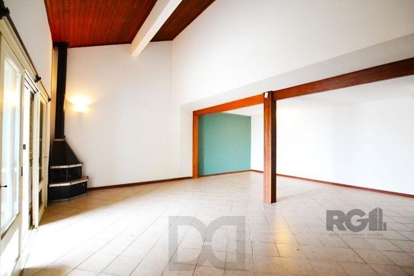 Casa de 200m² - 4 dormitórios, 4 vagas no bairro Espírito Santo — foto 1