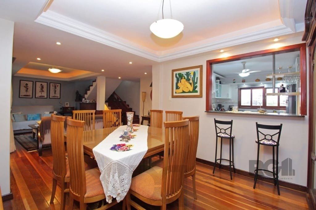 Casa de 275m² - 3 dormitórios e 3 vagas no bairro Coronel Aparício Borges — foto 4