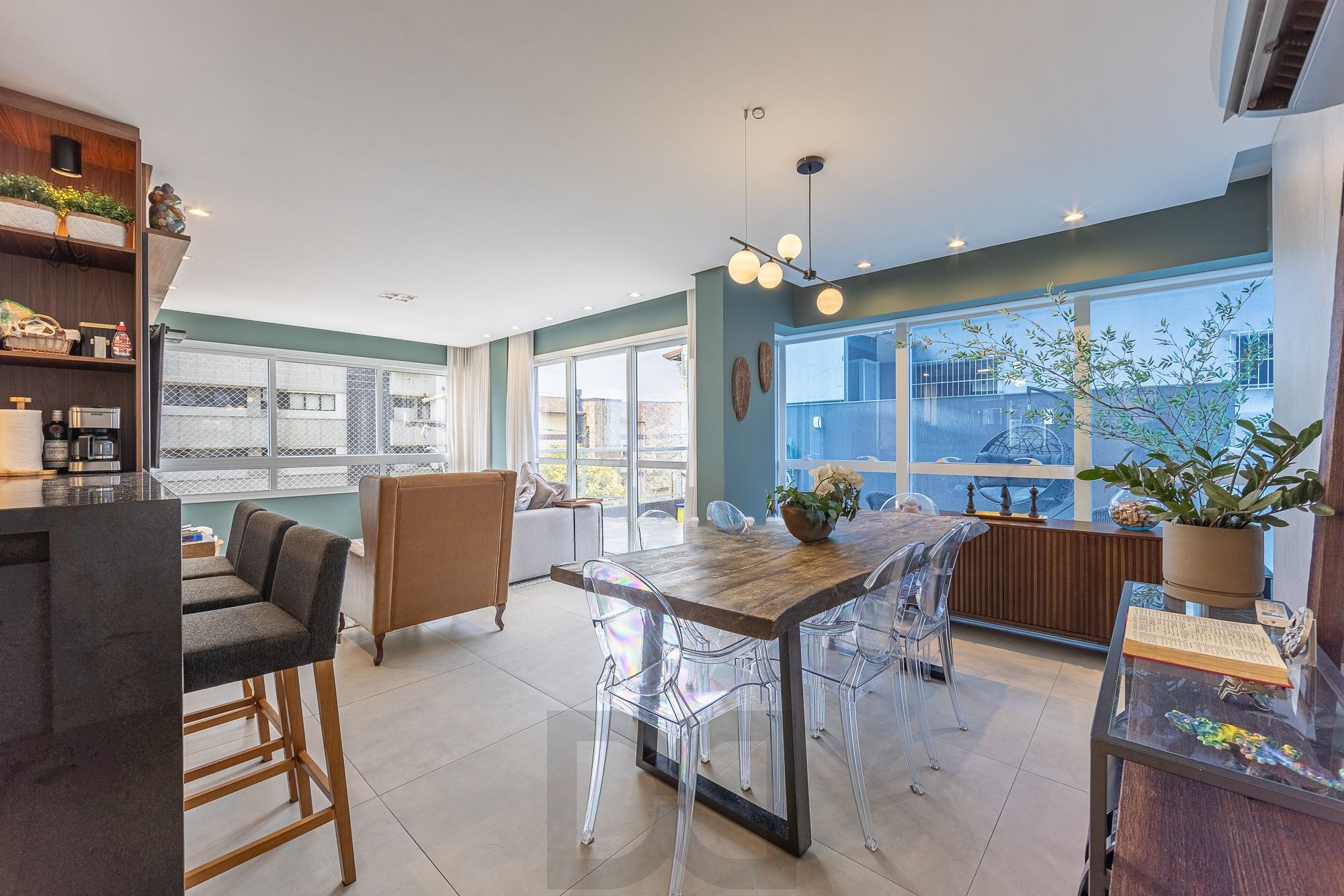 Apartamento Garden de 3 dormitórios no bairro Menino Deus - Porto Alegre. — foto 2