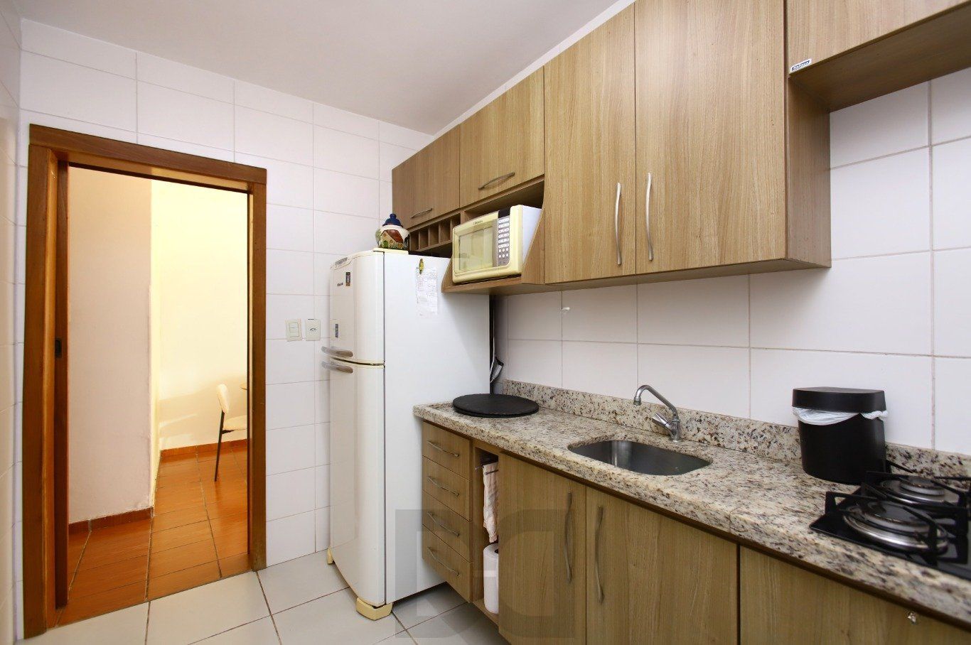 Casa com Edícula nos fundos, total de 5 dormitórios no Bairro gloria. — foto 6