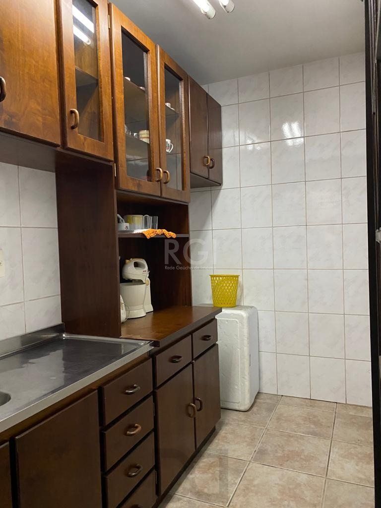Casa para Venda - 330m², 6 dormitórios, 3 vagas - Cavalhada — foto 4