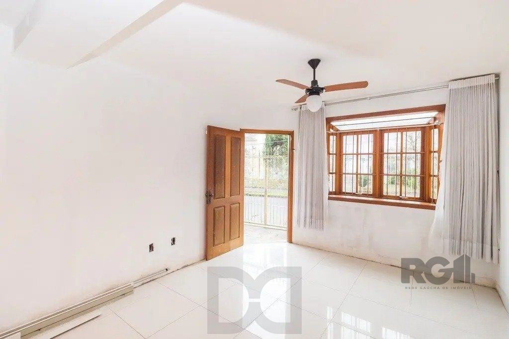 Casa com 3 dormitórios no bairro Jardim Itu — foto 2