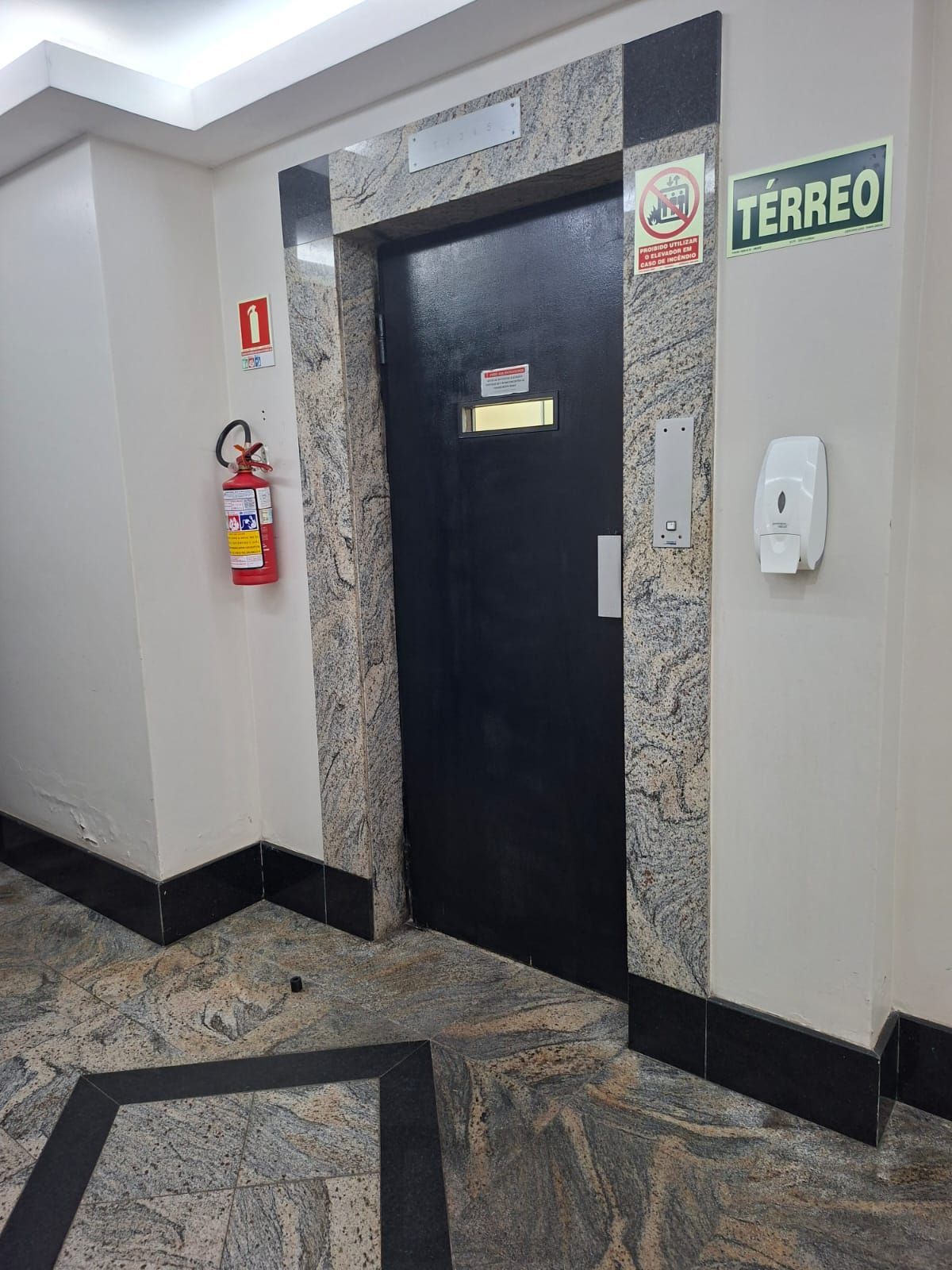 Sala comercial de 47m² no Moinhos de Vento — foto 8