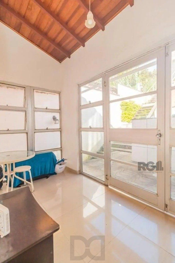 Casa com 3 dormitórios no bairro Cascata, Porto Alegre — foto 11