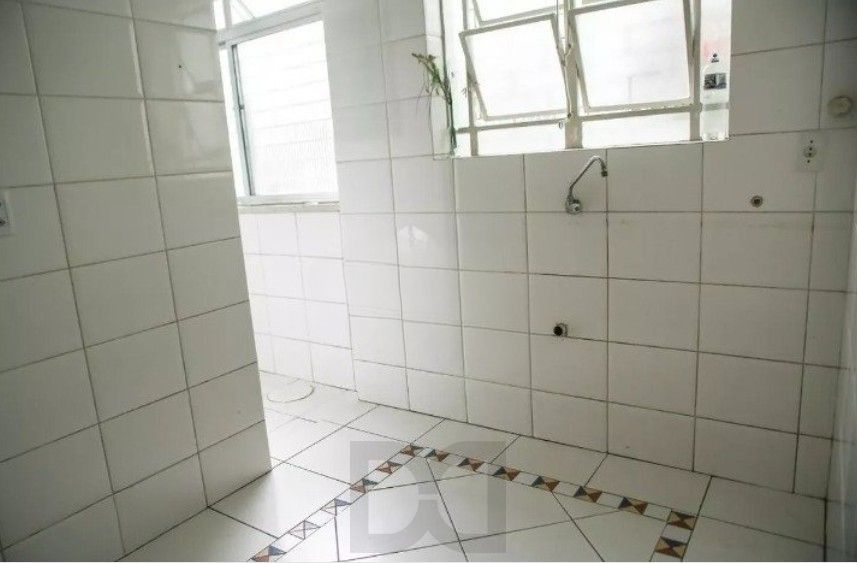 Apartamento de 1 dormitório, com 40 m², no bairro Teresópolis. — foto 9