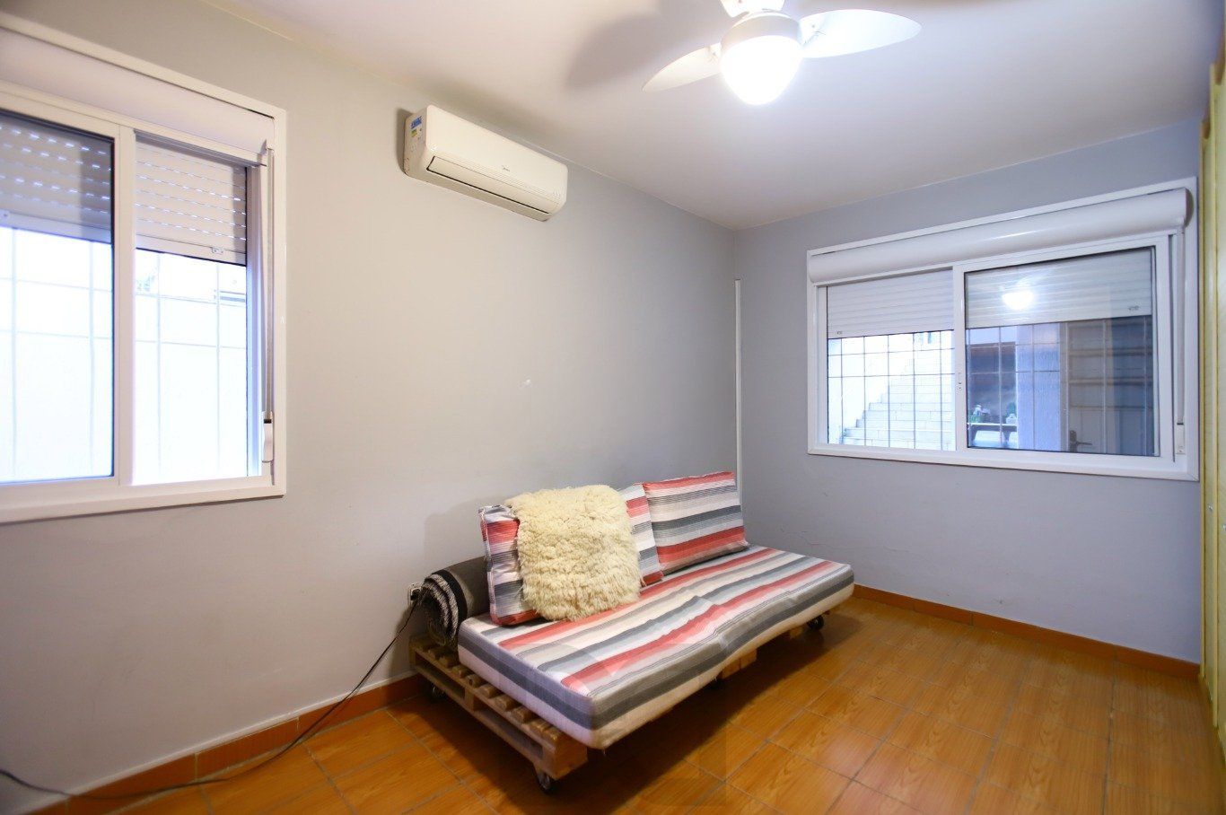 Casa com Edícula nos fundos, total de 5 dormitórios no Bairro gloria. — foto 14