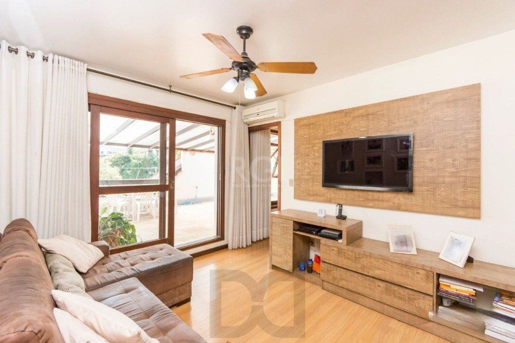 Casa de 333m² com 4 dormitórios, pátio com piscina, espaço gourmet com churrasqueira e 4 vaga de garagem no bairro Passo da Areia — foto 25