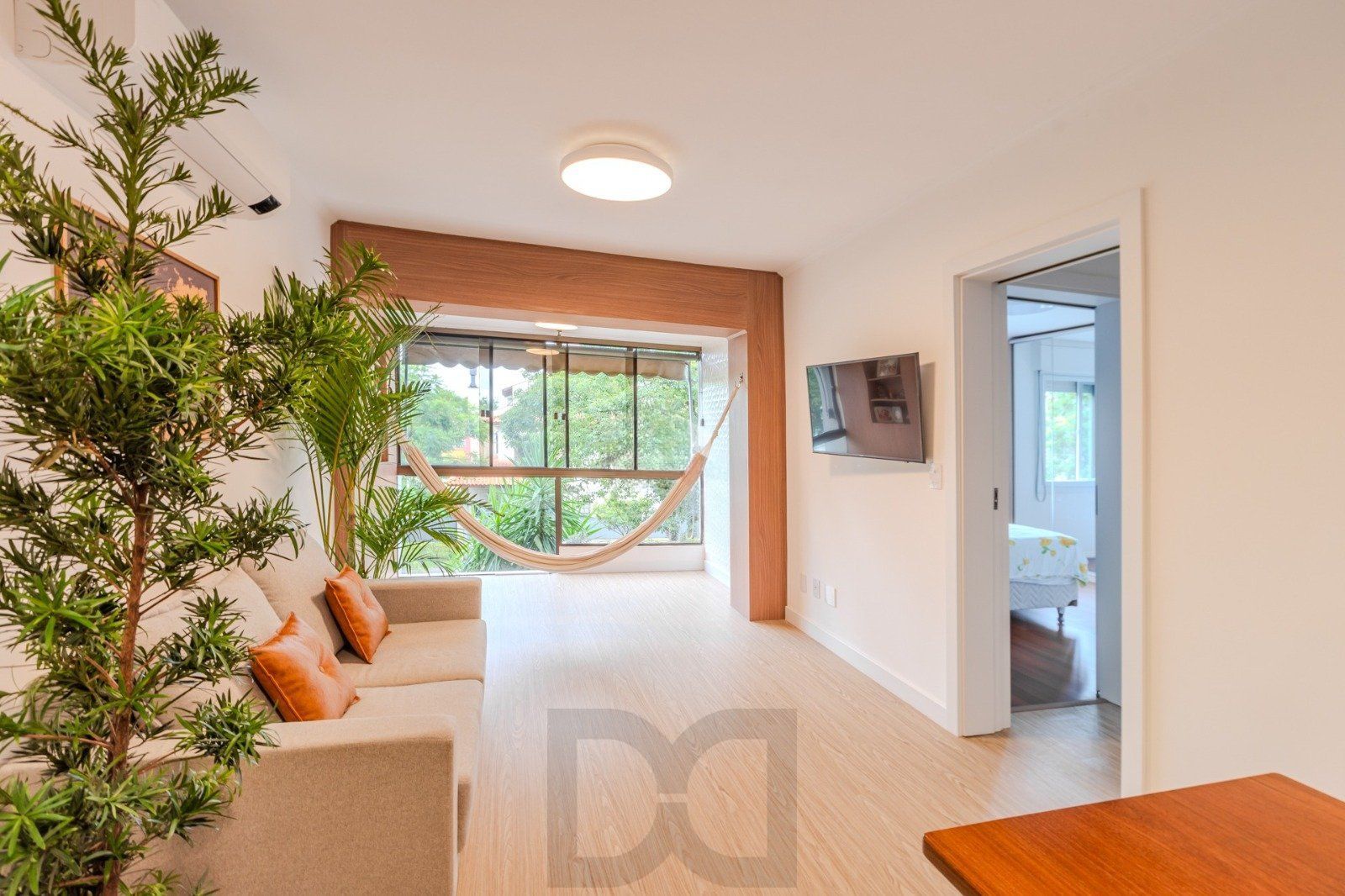 Apartamento de 3 dormitórios á venda no Bairro Cristal, Porto Alegre — foto 1