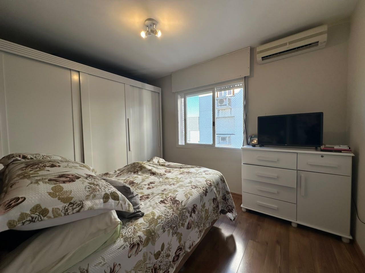 Apartamento 2 dormitórios, com churrasqueira e 1 vaga no bairro Teresópolis em Porto Alegre — foto 11