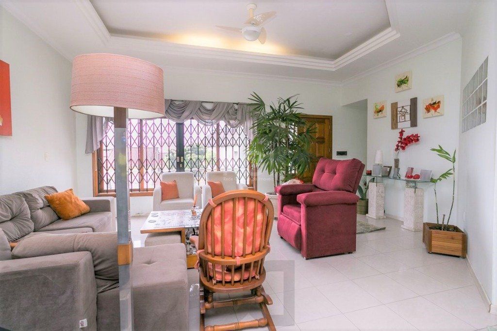 Casa para Venda - 279m², 3 dormitórios, sendo 1 suites, 4 vagas - Teresópolis — foto 4