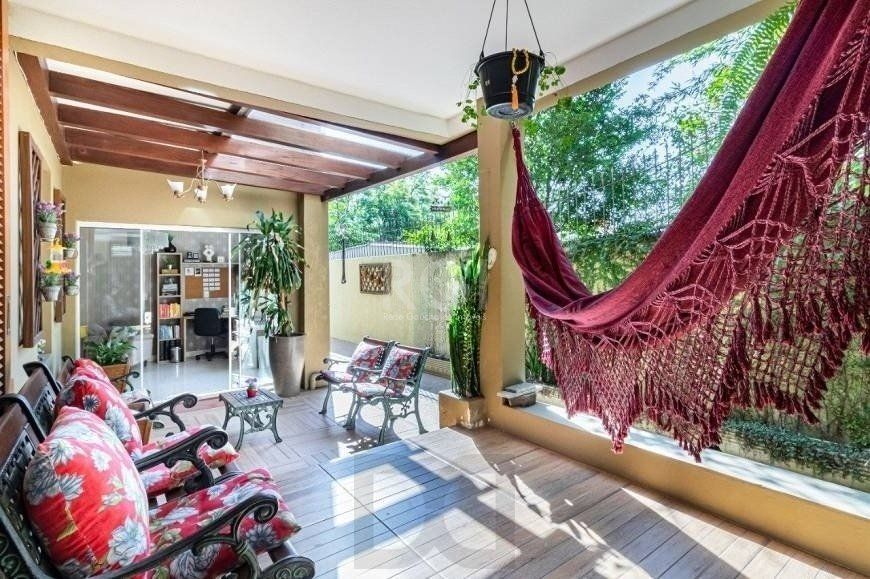 Excelente casa de 264m² com 4 dormitórios no bairro Menino Deus — foto 7