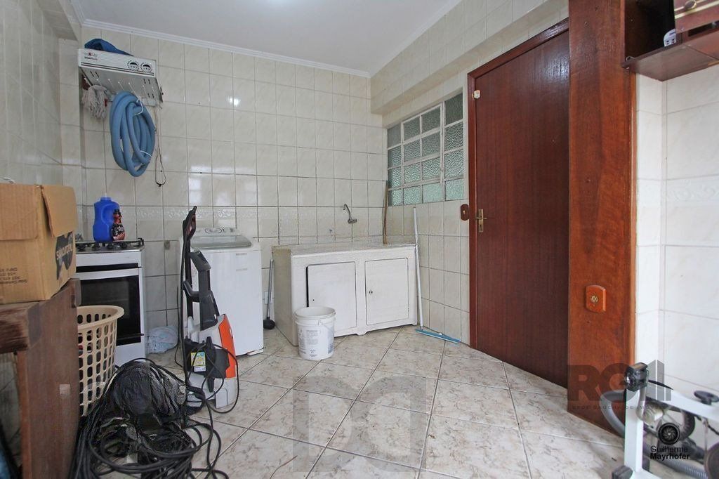 Casa com 5 suítes, 7 banheiros, 4 vagas no bairro Partenon — foto 44
