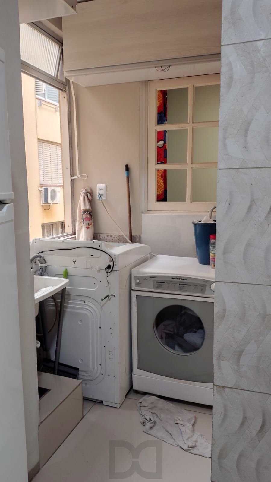 Apartamento de 3 dormitórios com vaga de garagem coberta e escriturada no bairro Partenon. — foto 8