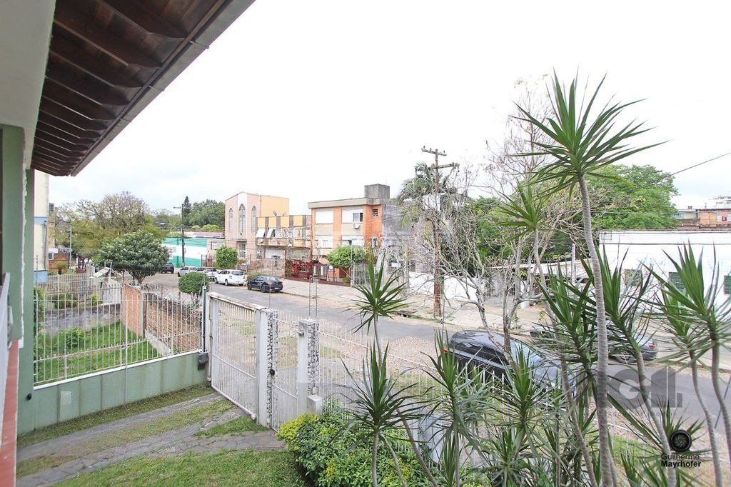 Casa com 5 suítes, 7 banheiros, 4 vagas no bairro Partenon — foto 60