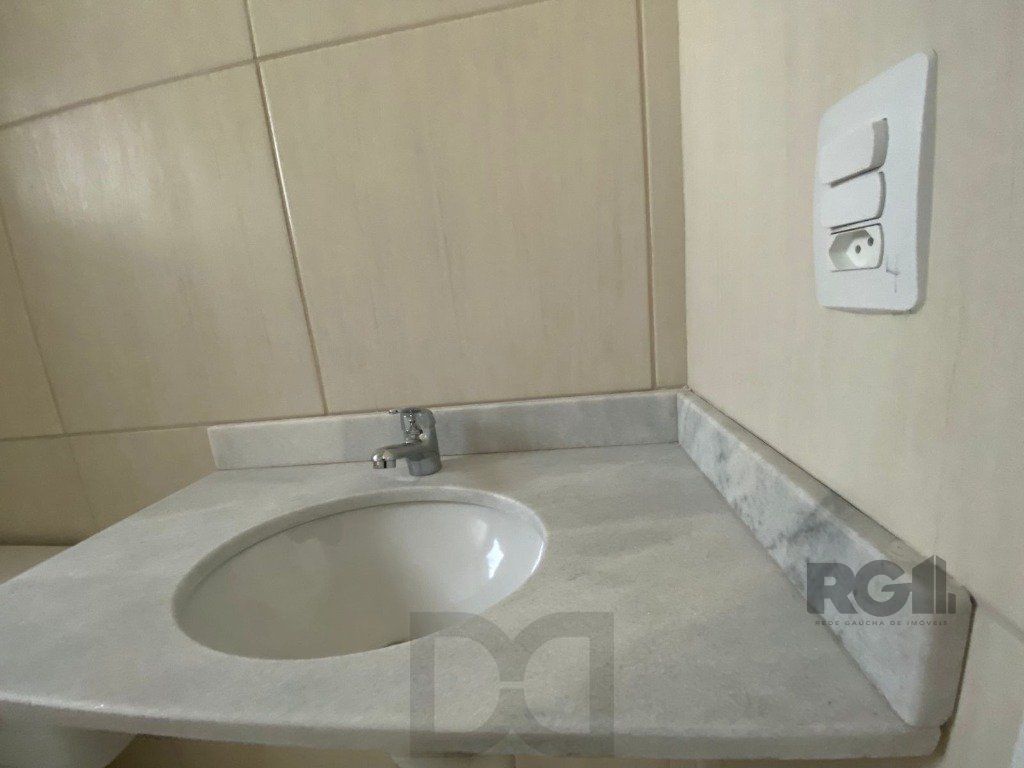 Apartamento novo, 2 dormitórios elevador e garagem — foto 4