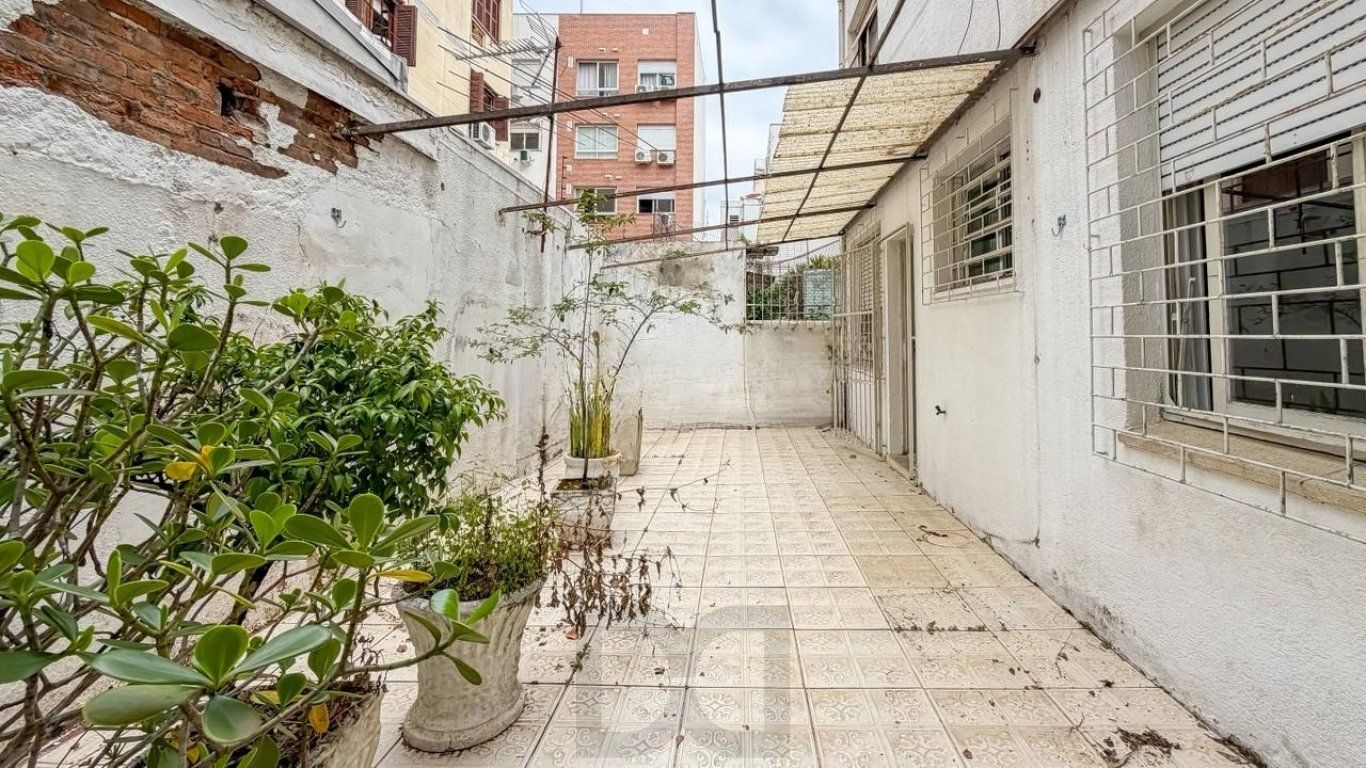 Apartamento com 2 quartos e 77m² à venda em Bom Fim, Porto Alegre. Rua Tomaz Flores, Bom Fim, Porto Alegre — foto 1