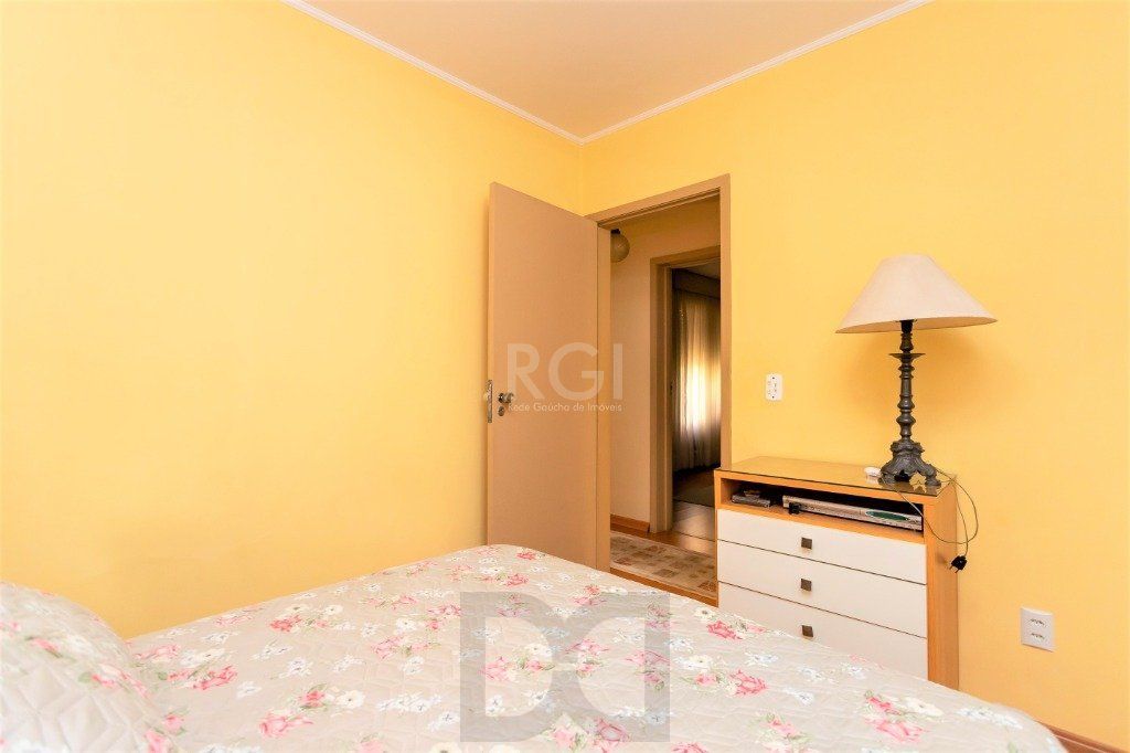 Casa para Venda - 228m², 4 dormitórios, sendo 1 suites, 5 vagas - Teresópolis — foto 27