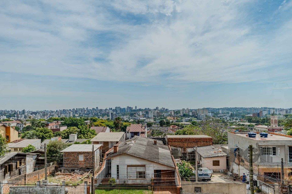Casa com 234m², 3 dormitórios, 3 vagas no bairro Partenon — foto 27