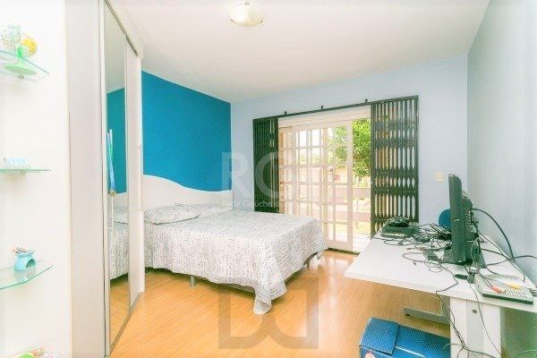 Casa para Venda - 238.35m², 4 dormitórios, sendo 1 suites, 2 vagas - Nonoai — foto 13
