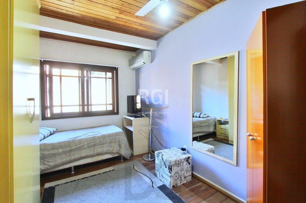 Casa para Venda - 260m², 5 dormitórios, sendo 2 suites, 4 vagas - Teresópolis — foto 14