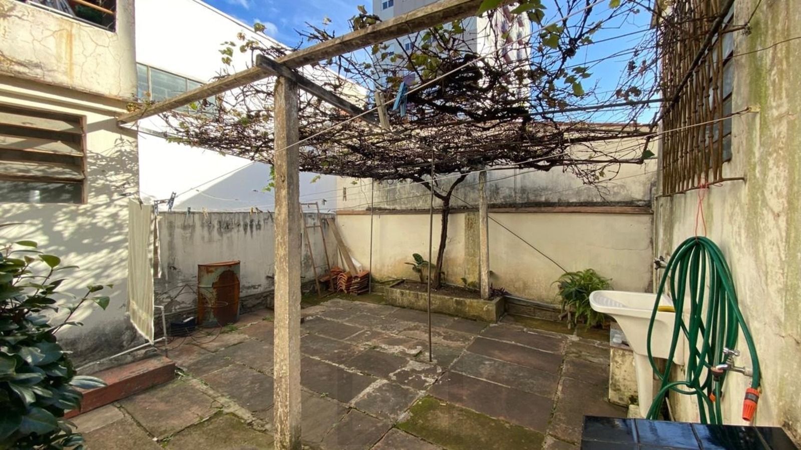 Terreno com casa no bairro Azenha- Porto Alegre/RS. — foto 14