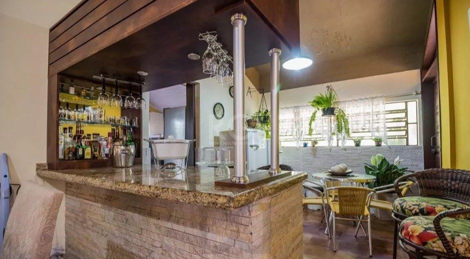 Casa para Venda - 294.4m², 4 dormitórios, sendo 2 suites, 2 vagas - Nonoai — foto 6