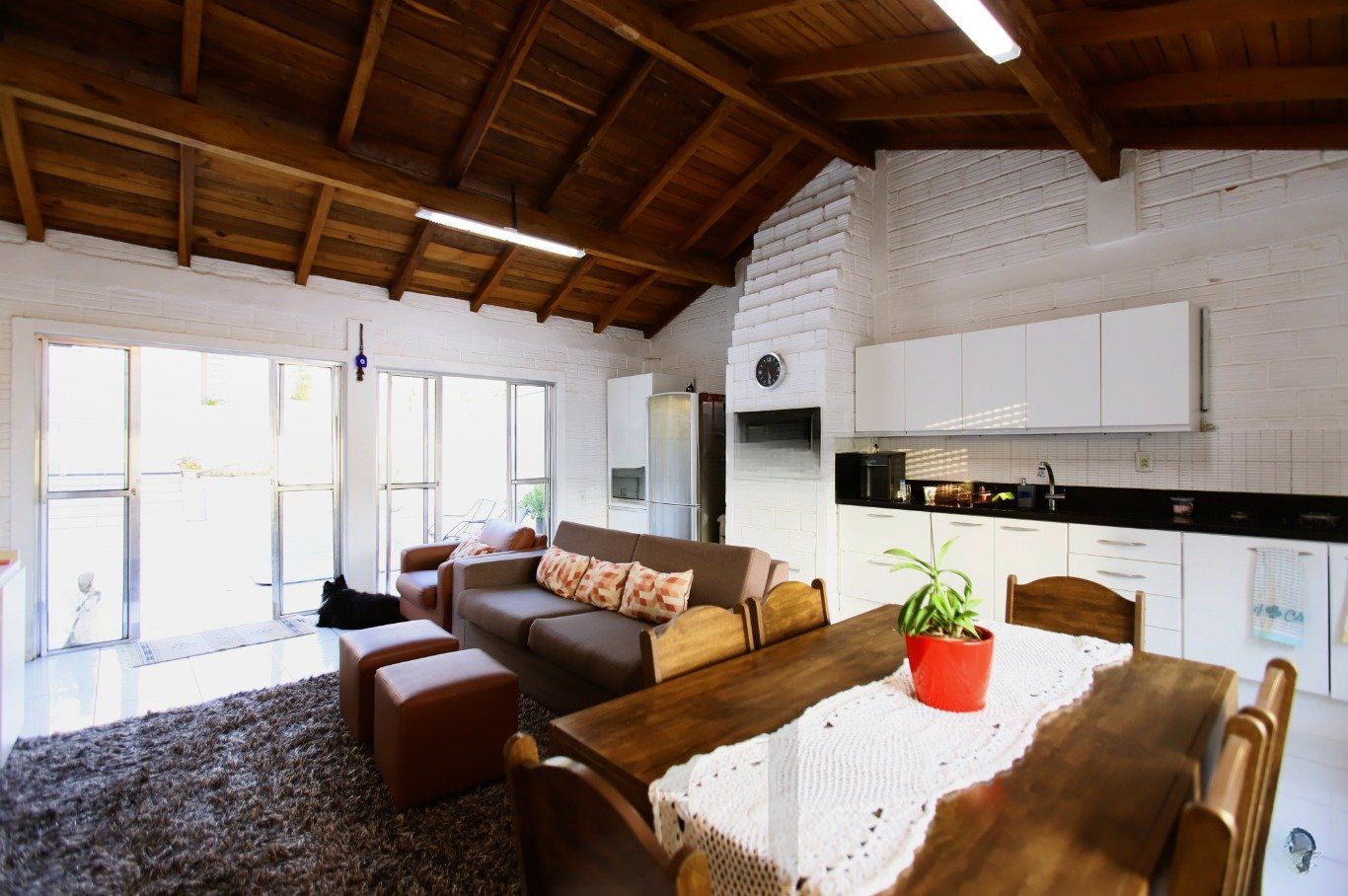 Casa com Edícula nos fundos, total de 5 dormitórios no Bairro gloria. — foto 30