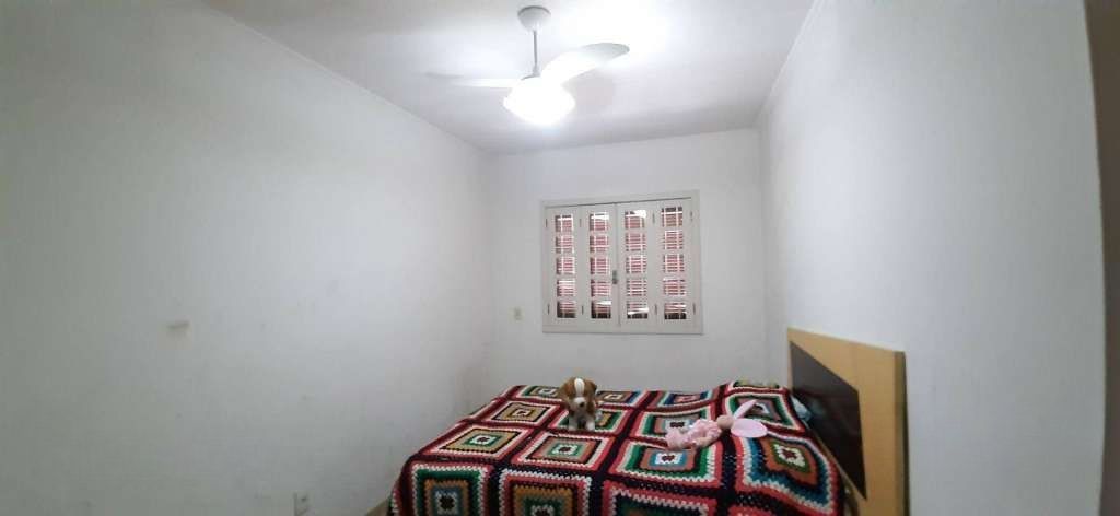 VENDE – AMPLA CASA RESIDENCIAL COM PISCINA E 5 VAGAS — foto 41
