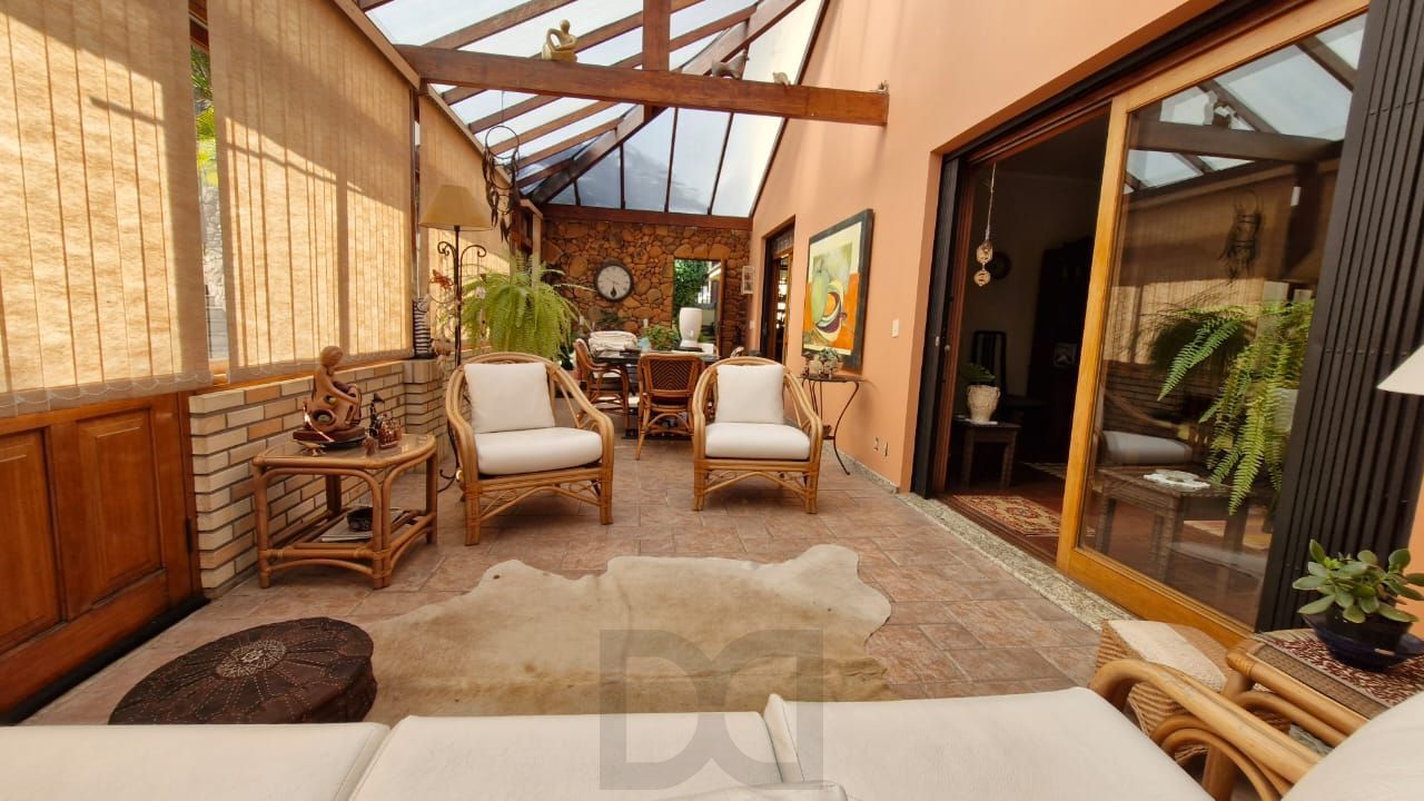 Casa de Cinema na Glória, com 500m² de área privada, 3 dormitórios, piscina, horta, lareira, elevador, gradeada 4 garagens — foto 1
