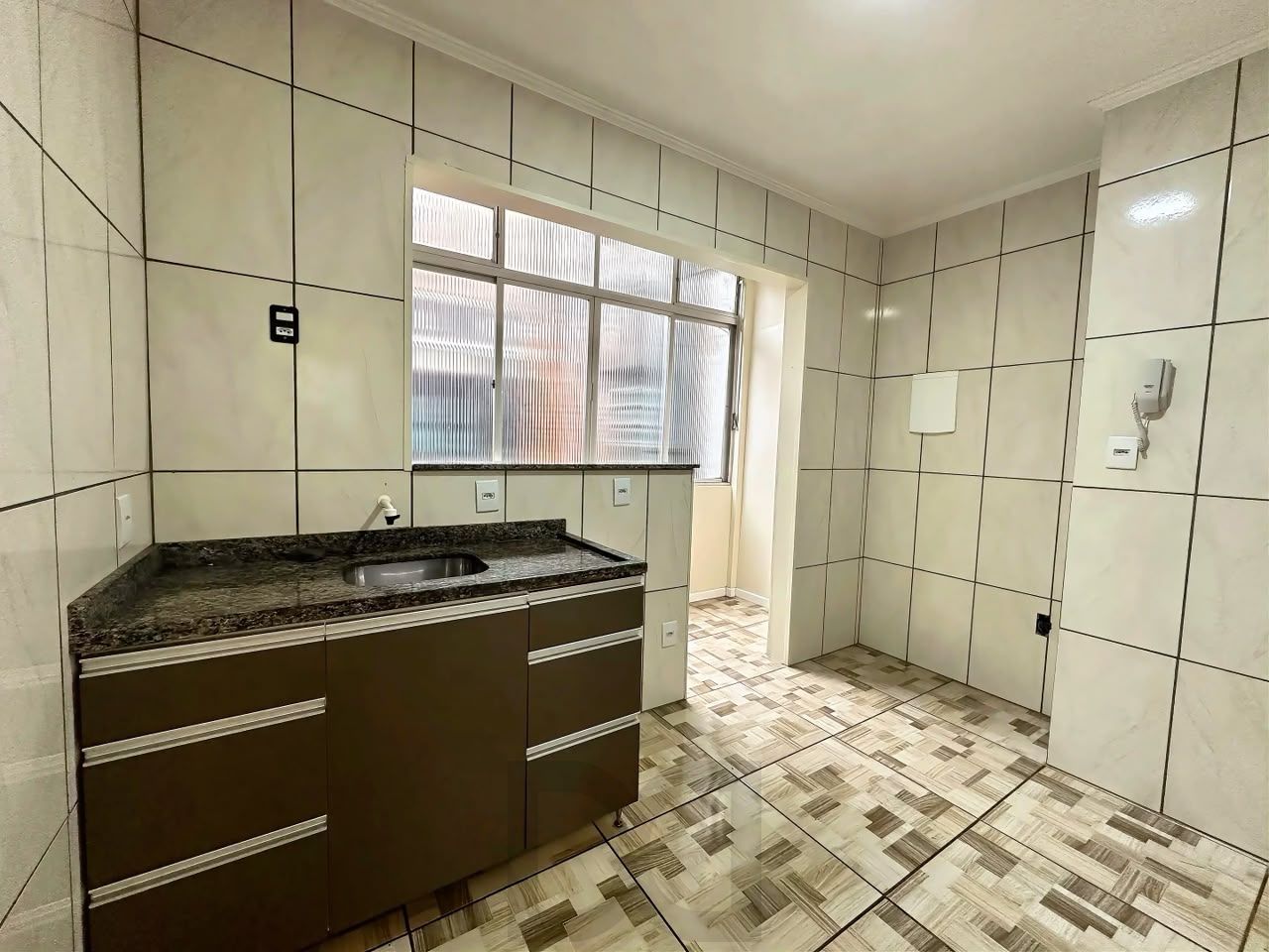 Apartamento 02 dormitórios, Dependência empregada completa, reformado — foto 8